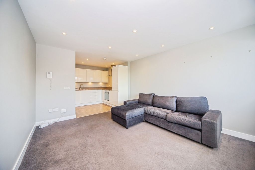 Property photo 3 of 10 Pbox-Img.Jpg