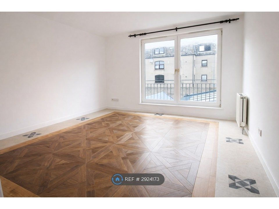 Property photo 1 of 14 Lounge V1
