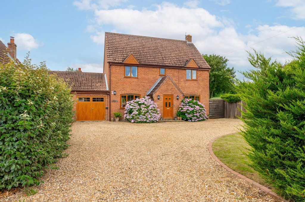 Property photo 1 of 28