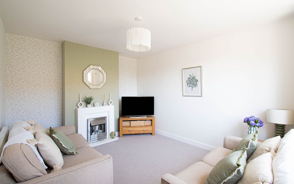 Property photo 2 of 15 Picture No. 04