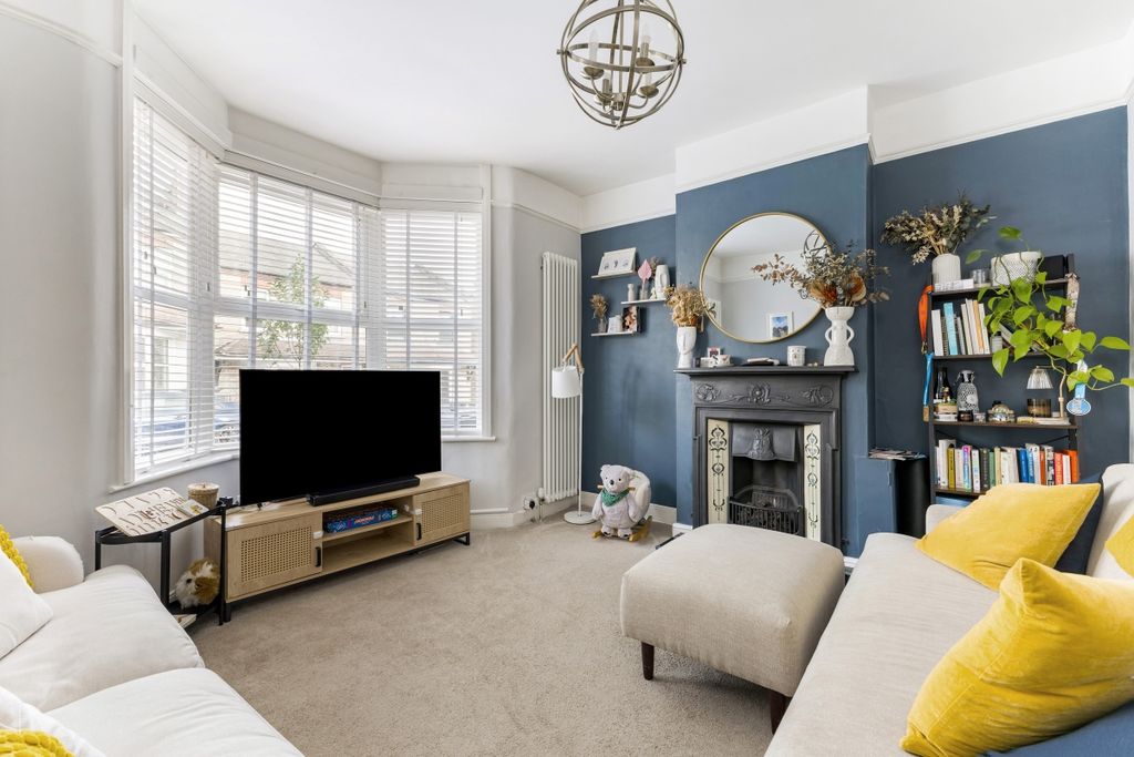 Property photo 1 of 16 97243_18-Middle-R...