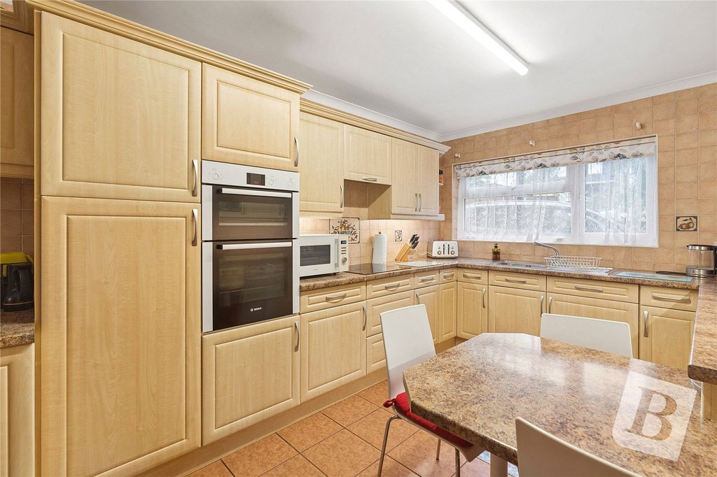 Property photo 2 of 22 Kitchen