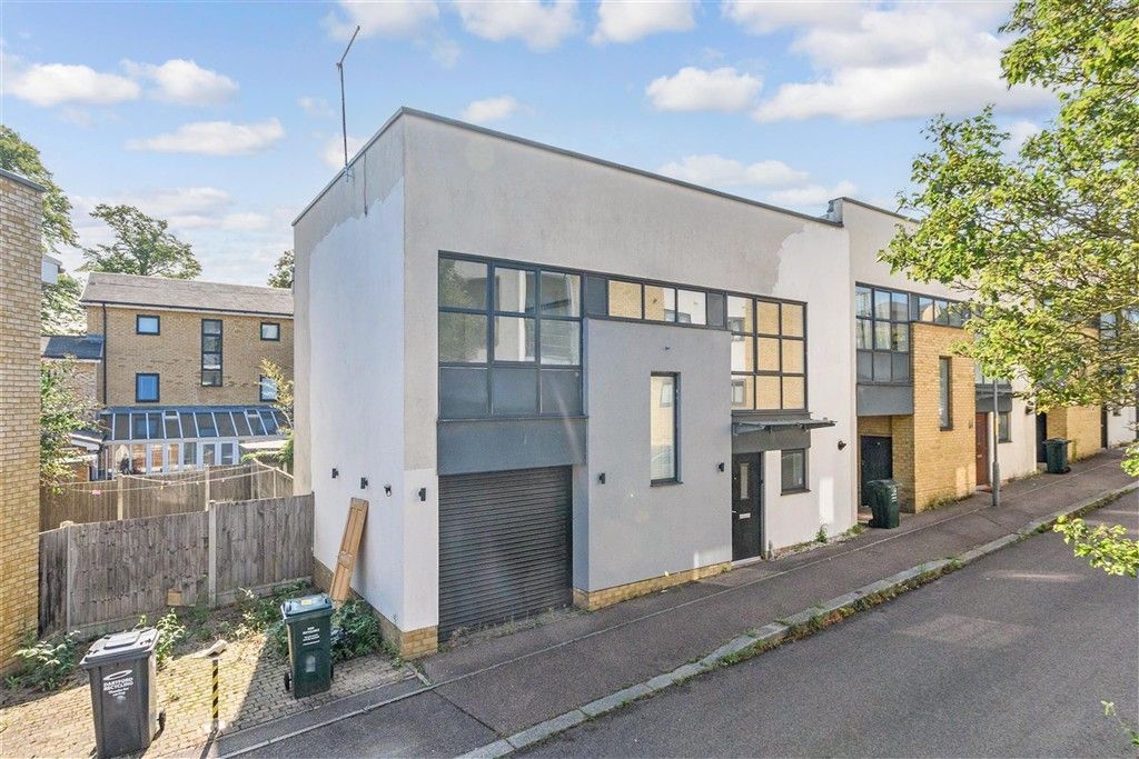 Property photo 2 of 10 External W