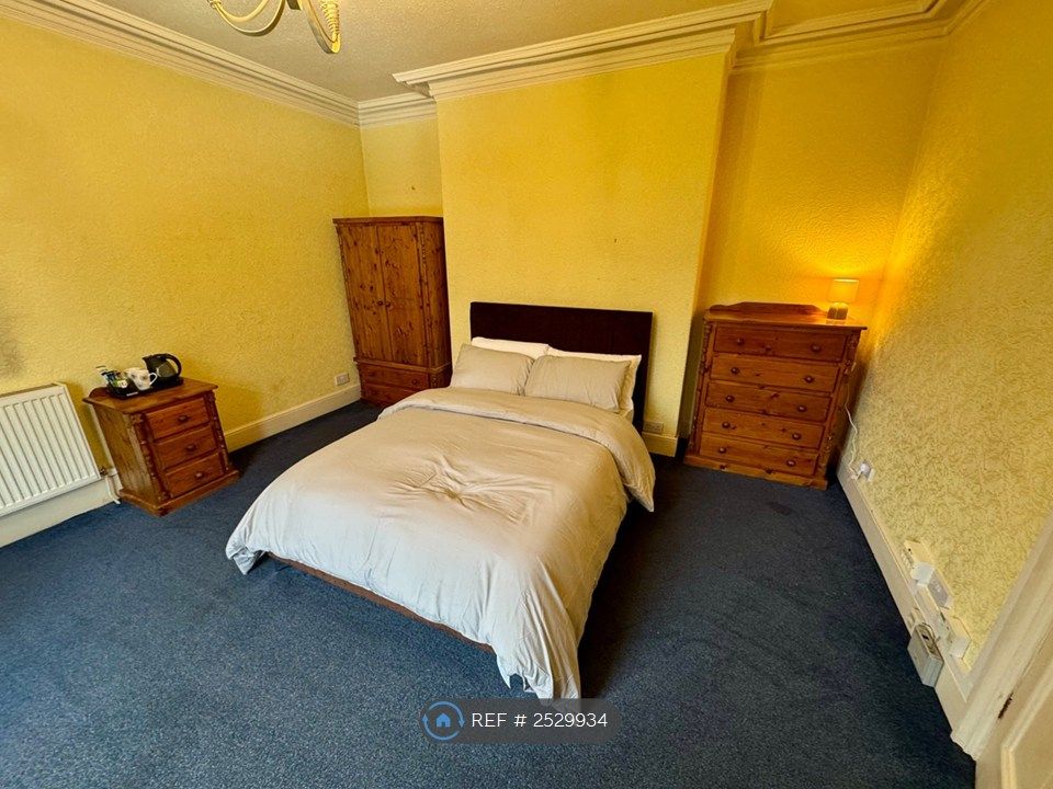 Property photo 1 of 2