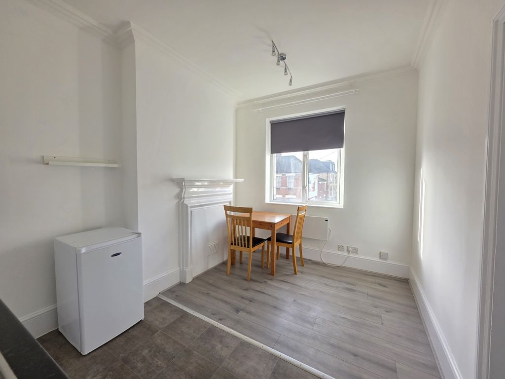 Property photo 3 of 6 Photo 2