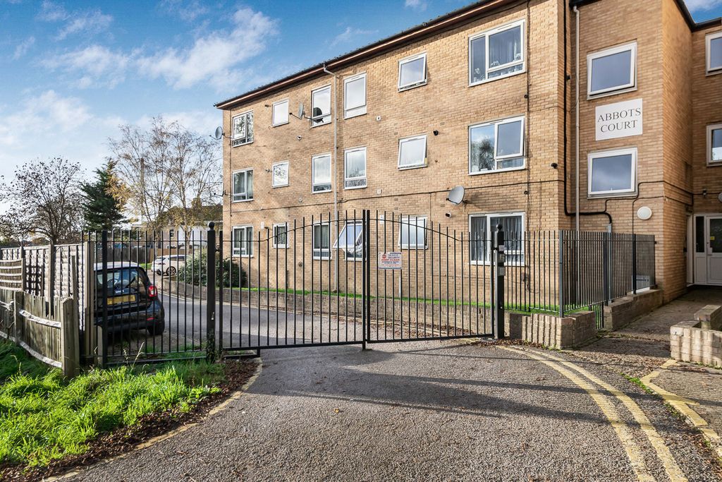 Property photo 2 of 14