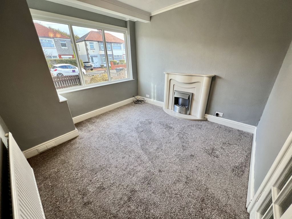 Property photo 2 of 25