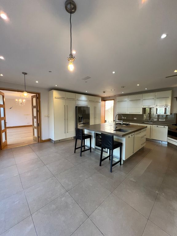 Property photo 2 of 36