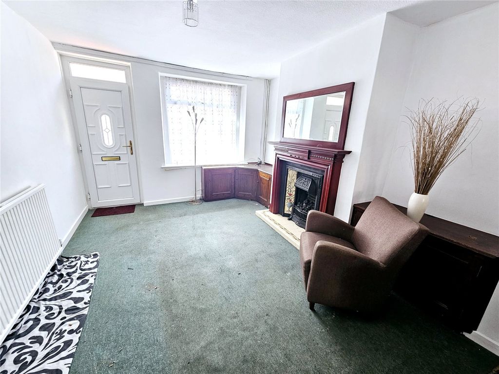 Property photo 3 of 10 Lounge