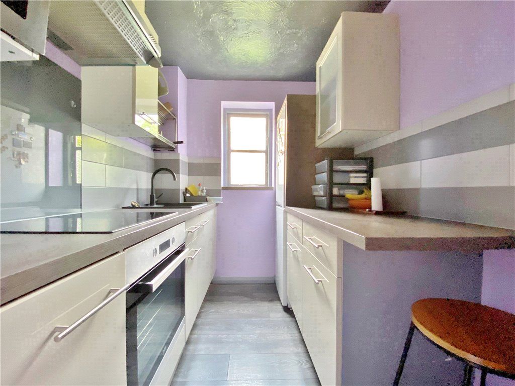 Property photo 3 of 7 Kitchen