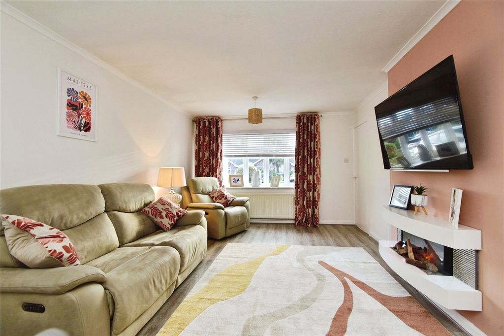 Property photo 2 of 15 Picture No. 16