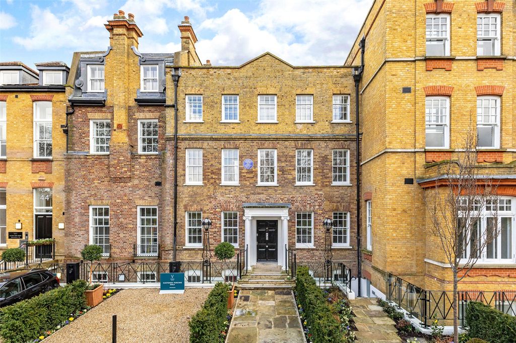 Property photo 2 of 17 External