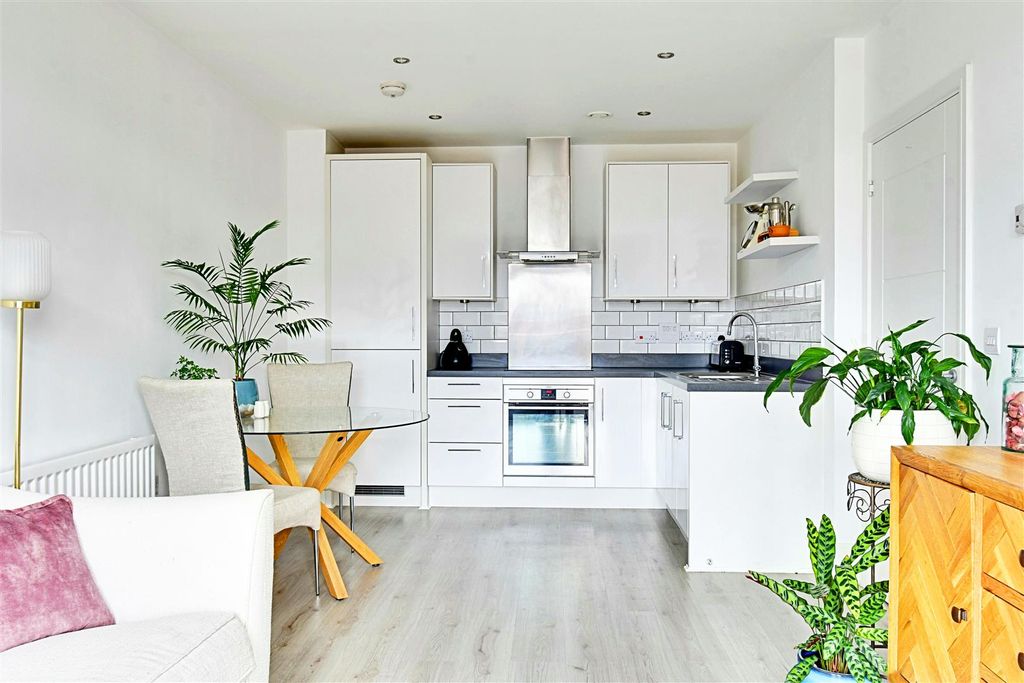 Property photo 2 of 20 Kitchen 1.Jpg