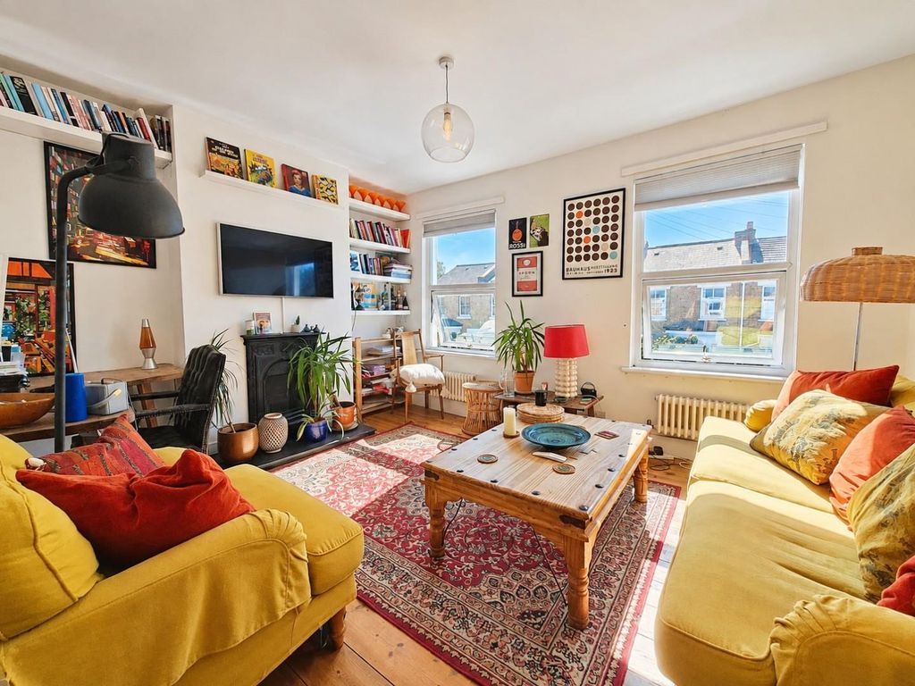 Property photo 1 of 13 Living Room 1.Jpg