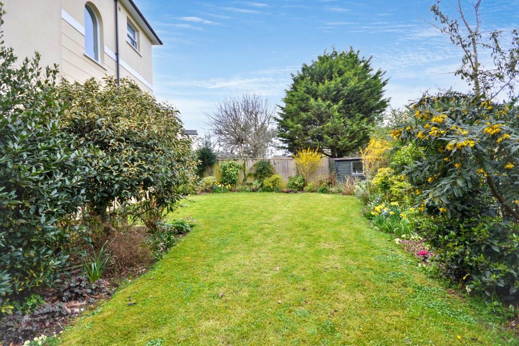 Property photo 2 of 26