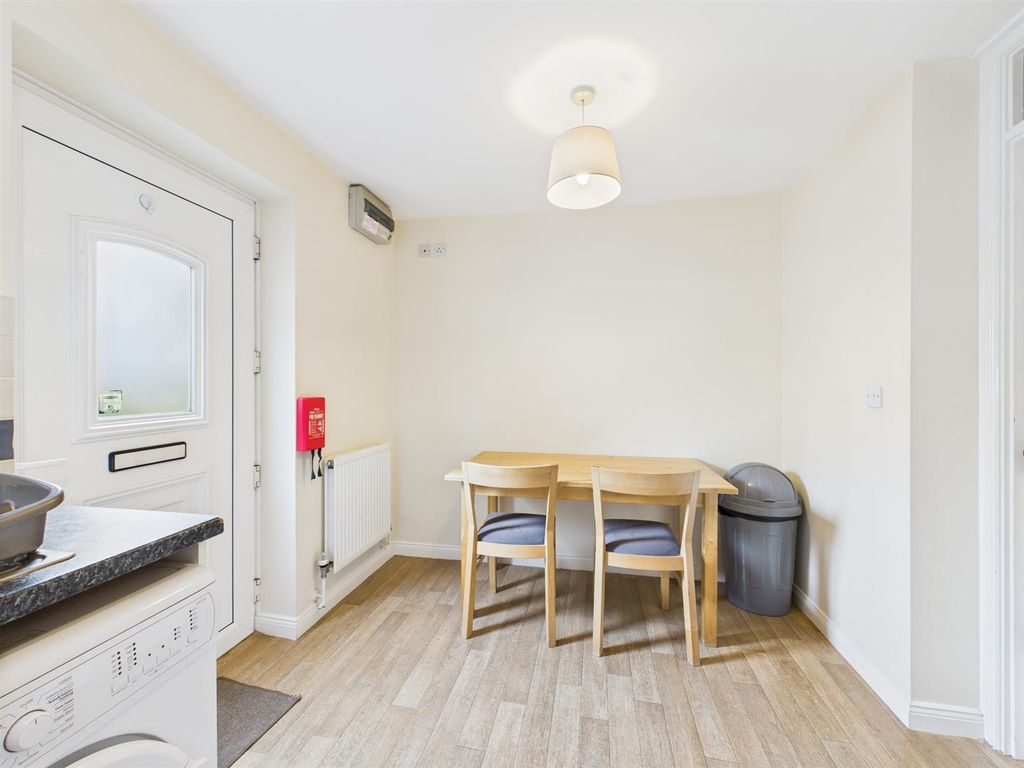 Property photo 3 of 9 Dining Area
