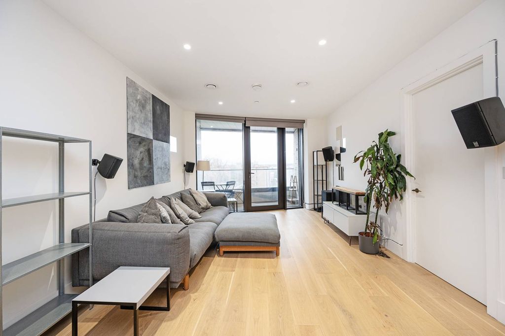 Property photo 2 of 14