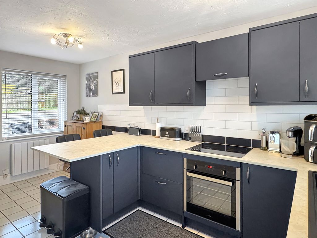 Property photo 3 of 11 3 - Picture No. 02
