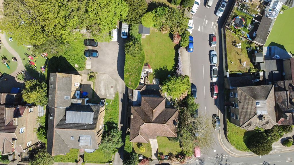 Property photo 3 of 29 5077892