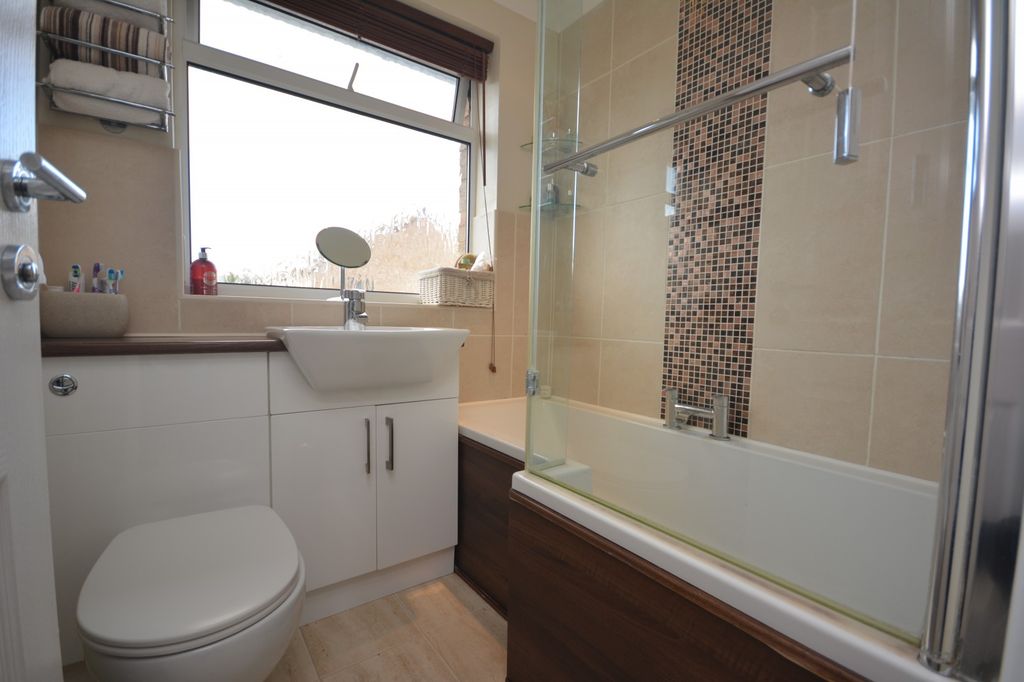 Property photo 3 of 8 Bathroom