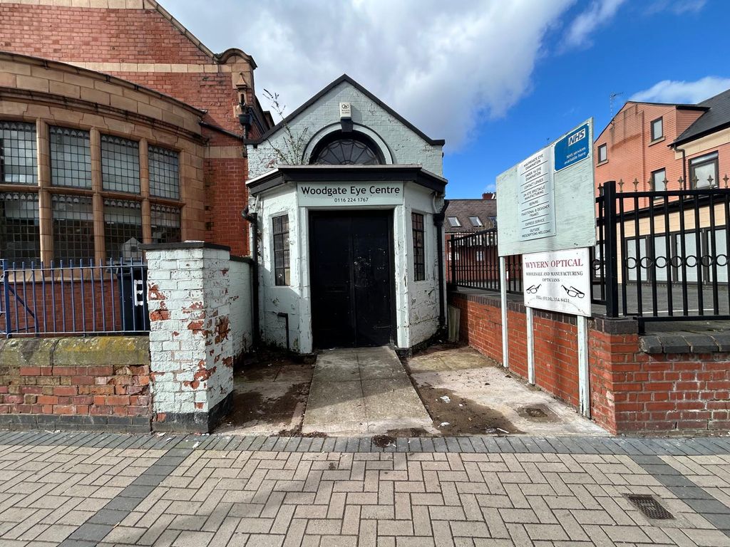 Property photo 1 of 8