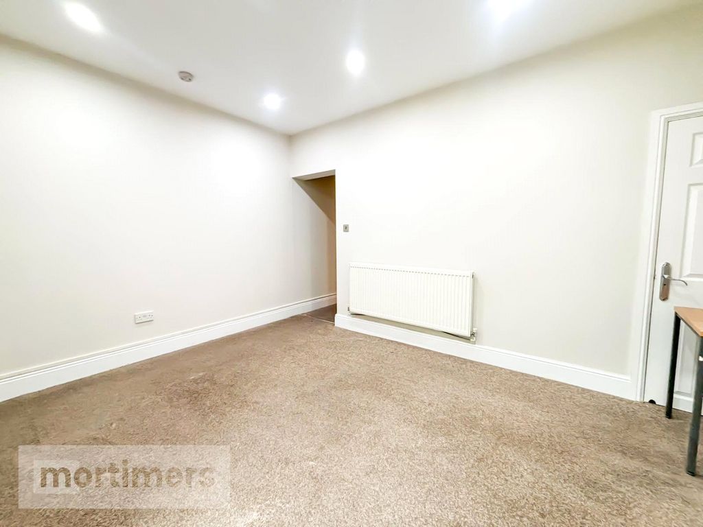 Property photo 1 of 18 Dining Room