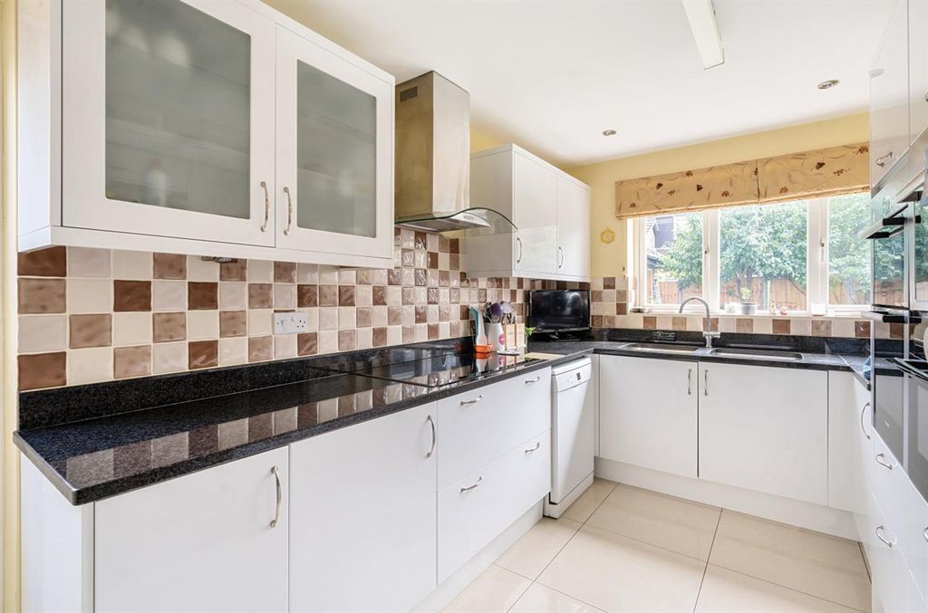 Property photo 2 of 20