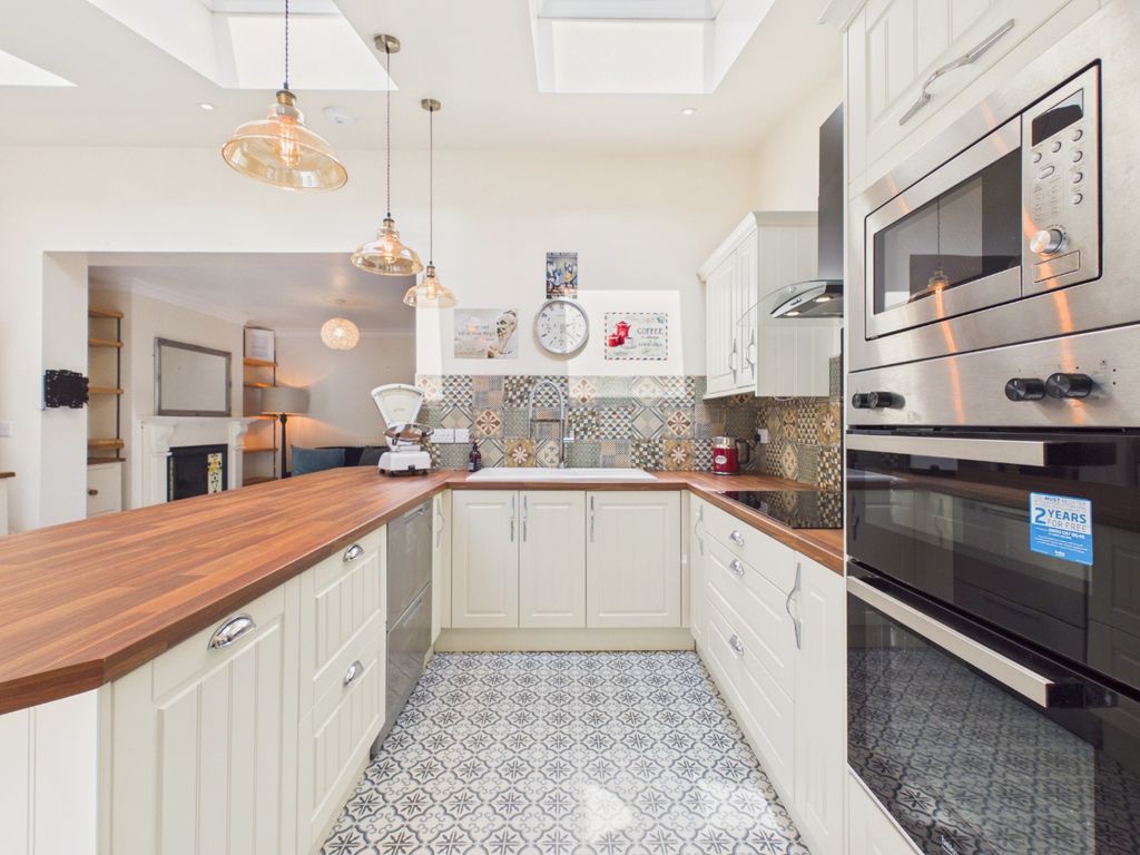 Property photo 2 of 24 5307815