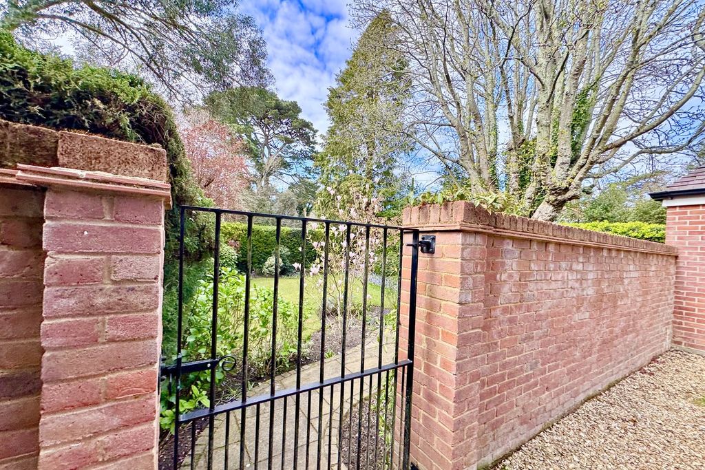 Additional image 19 of 2 bed flat for saleMckinley Road, Alum Chine, Bournemouth BH4