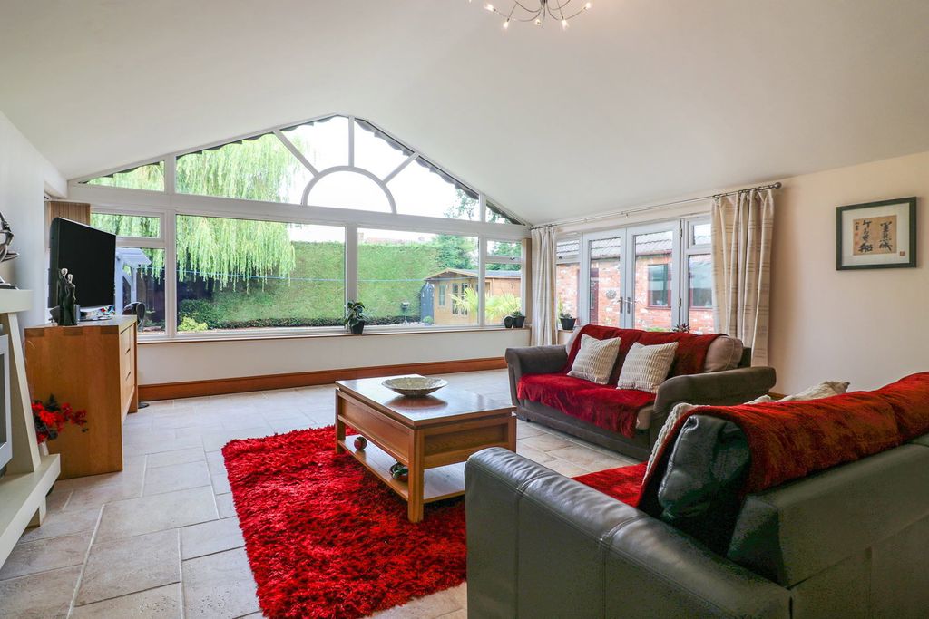Property photo 2 of 51