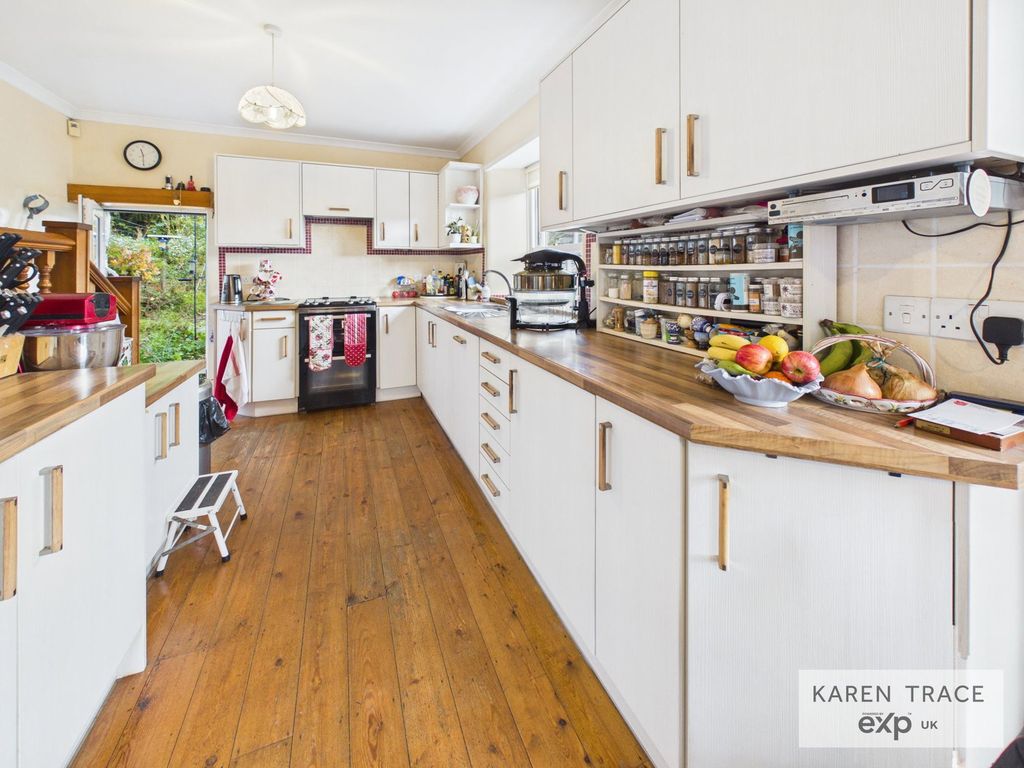 Property photo 2 of 48