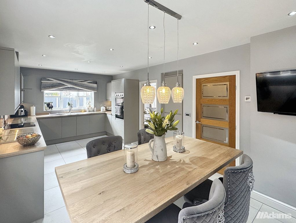 Property photo 2 of 43