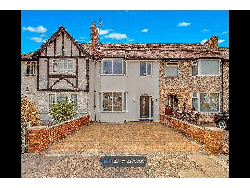 Property photo 1 of 13 Beautifully Renovated Terrace House