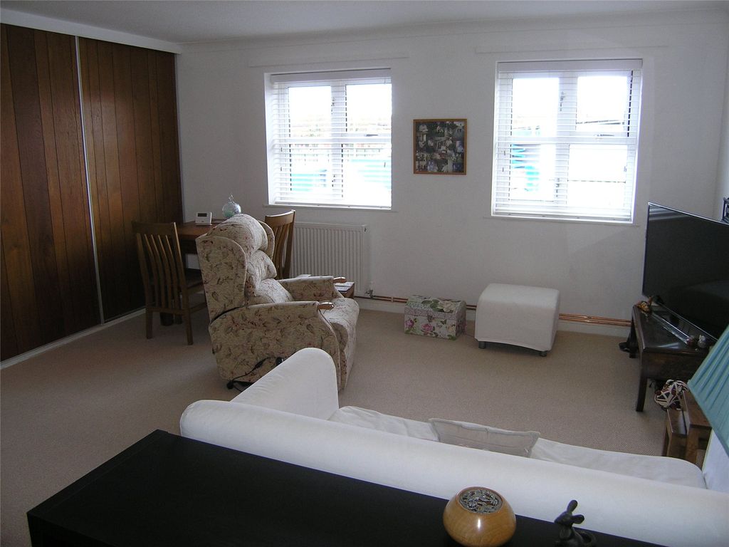 Property photo 2 of 8 Picture No. 04