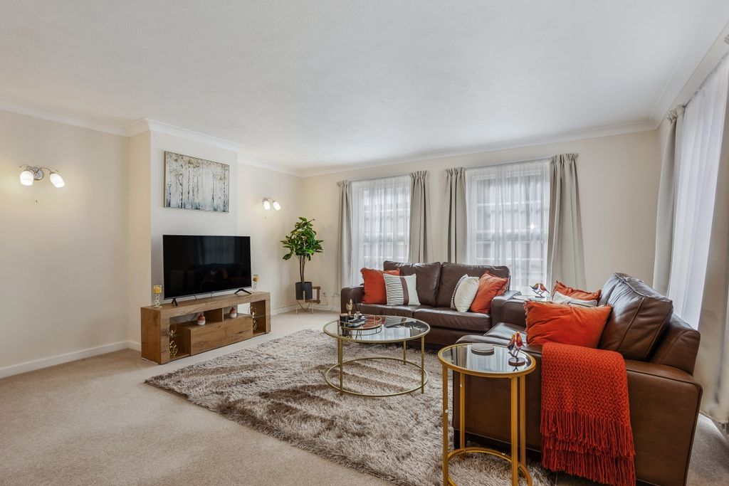 Property photo 3 of 9