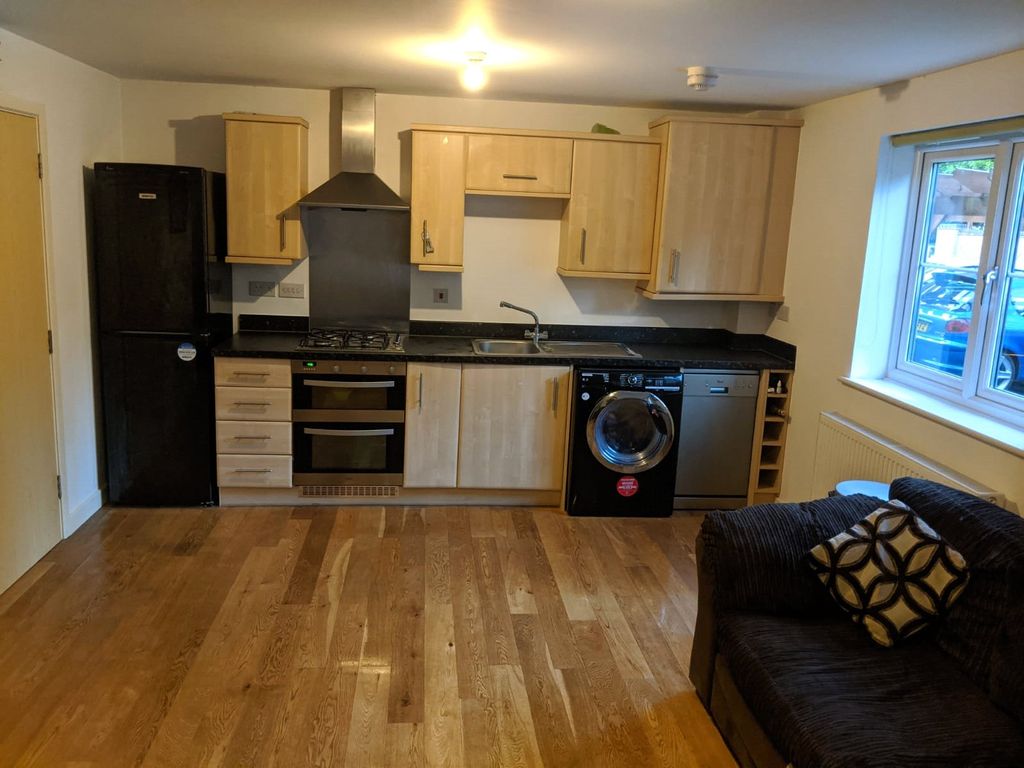 Property photo 2 of 14 Picture No. 23