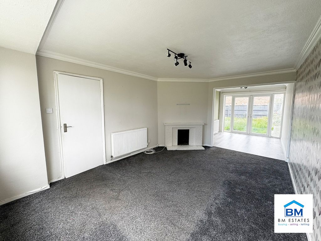 Property photo 3 of 10 Photo 2