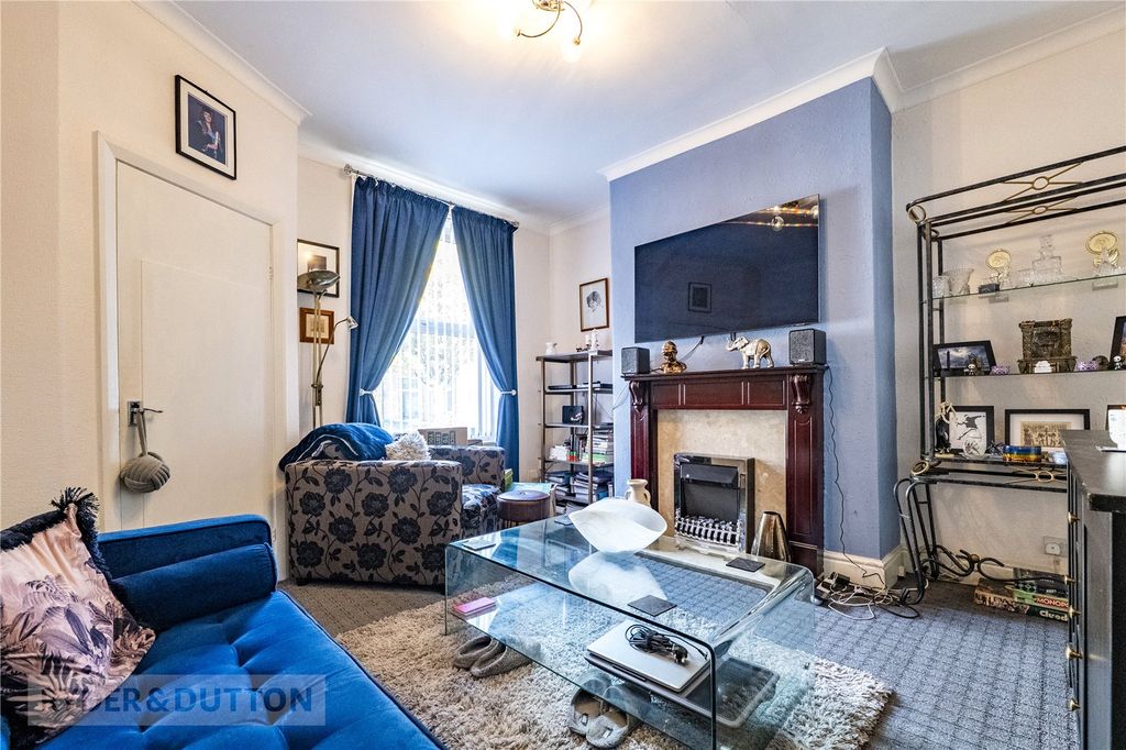 Property photo 2 of 14 Living Room