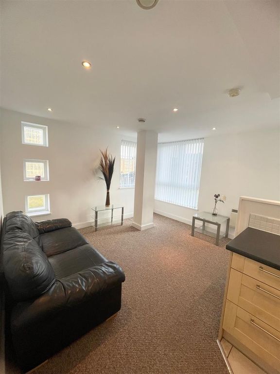Property photo 3 of 10 Living Space.Jpg