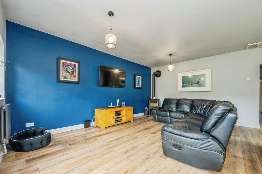 Property photo 3 of 16 2
