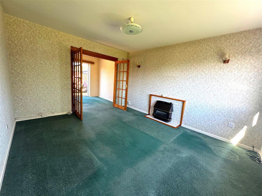 Property photo 2 of 23 Lounge (1).Jpg