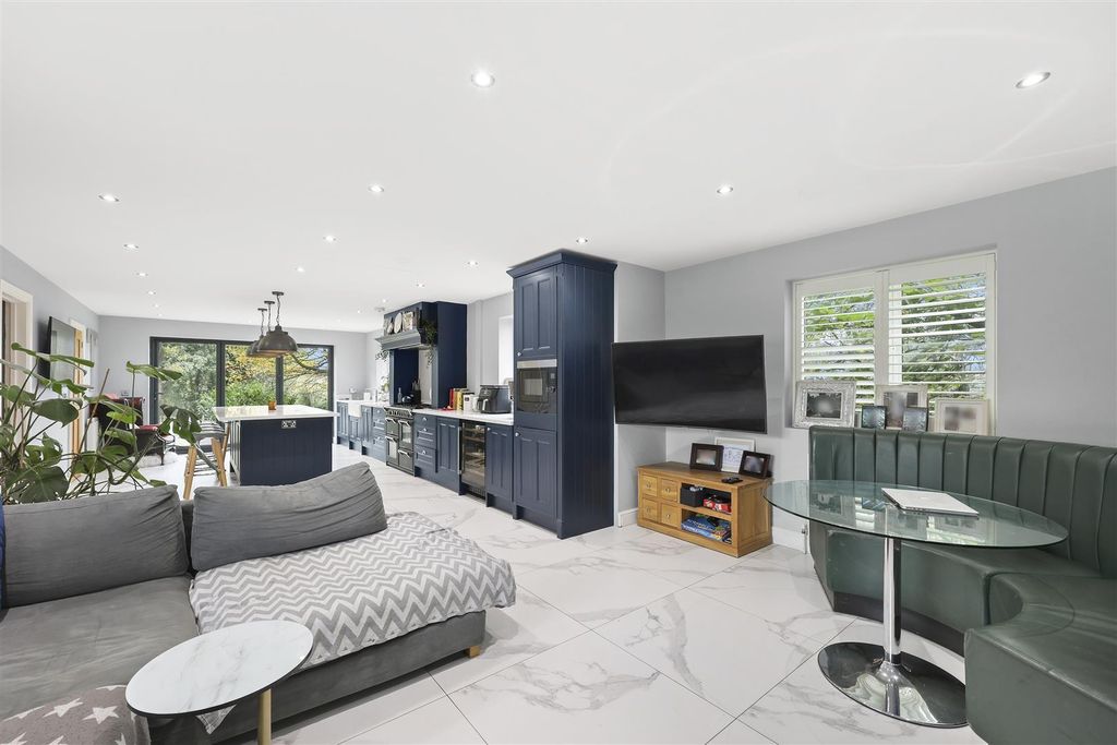 Property photo 3 of 32 4D4A8444.Jpg