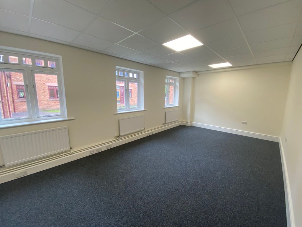 Property photo 3 of 10 Photo 24