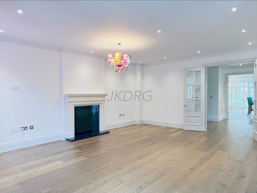 Property photo 3 of 8