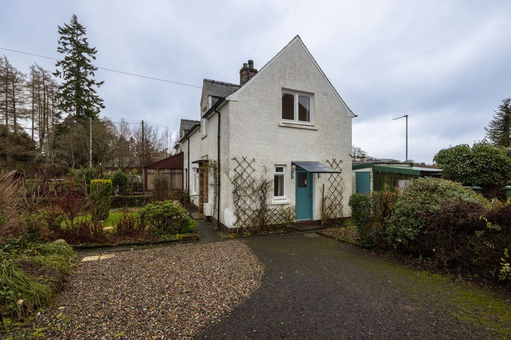 Property photo 2 of 35