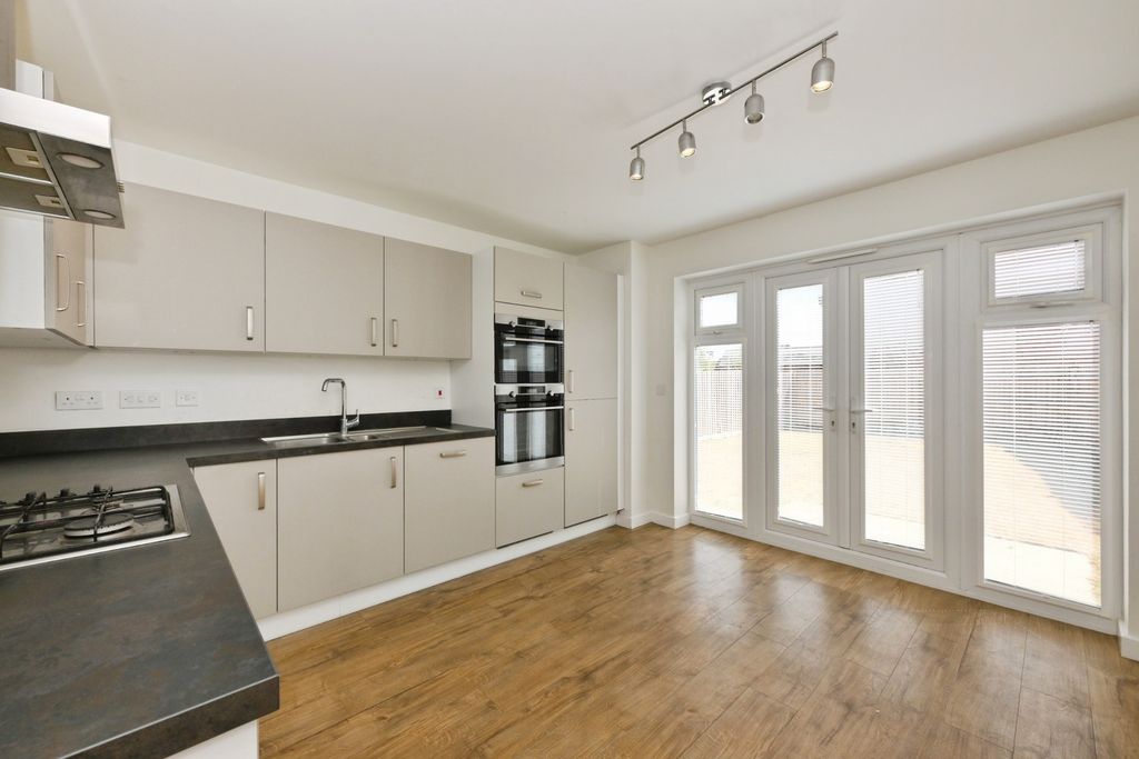 Property photo 2 of 20 Pbox-Img.Jpg