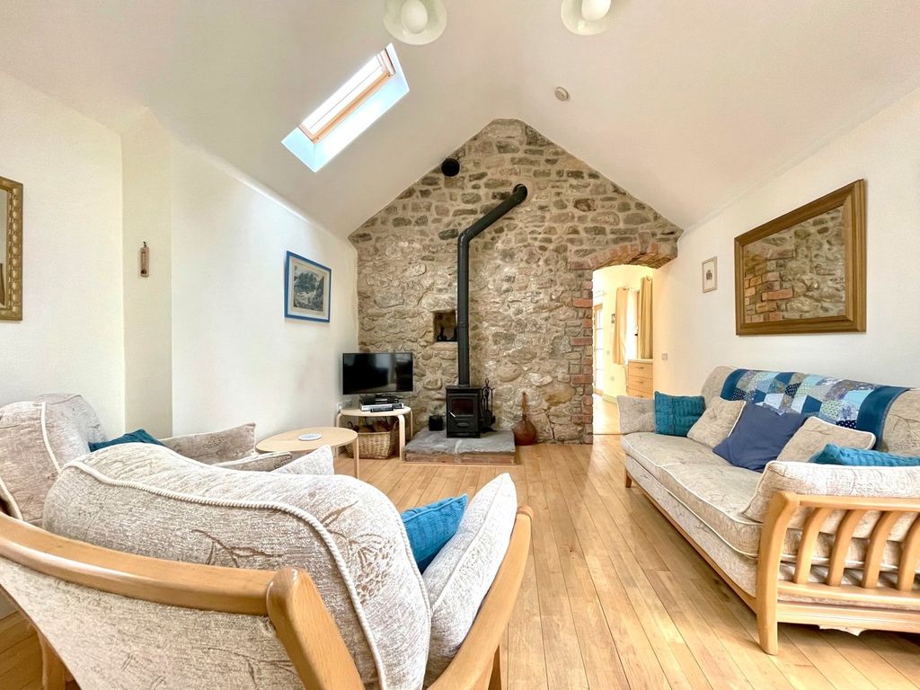 Property photo 2 of 46