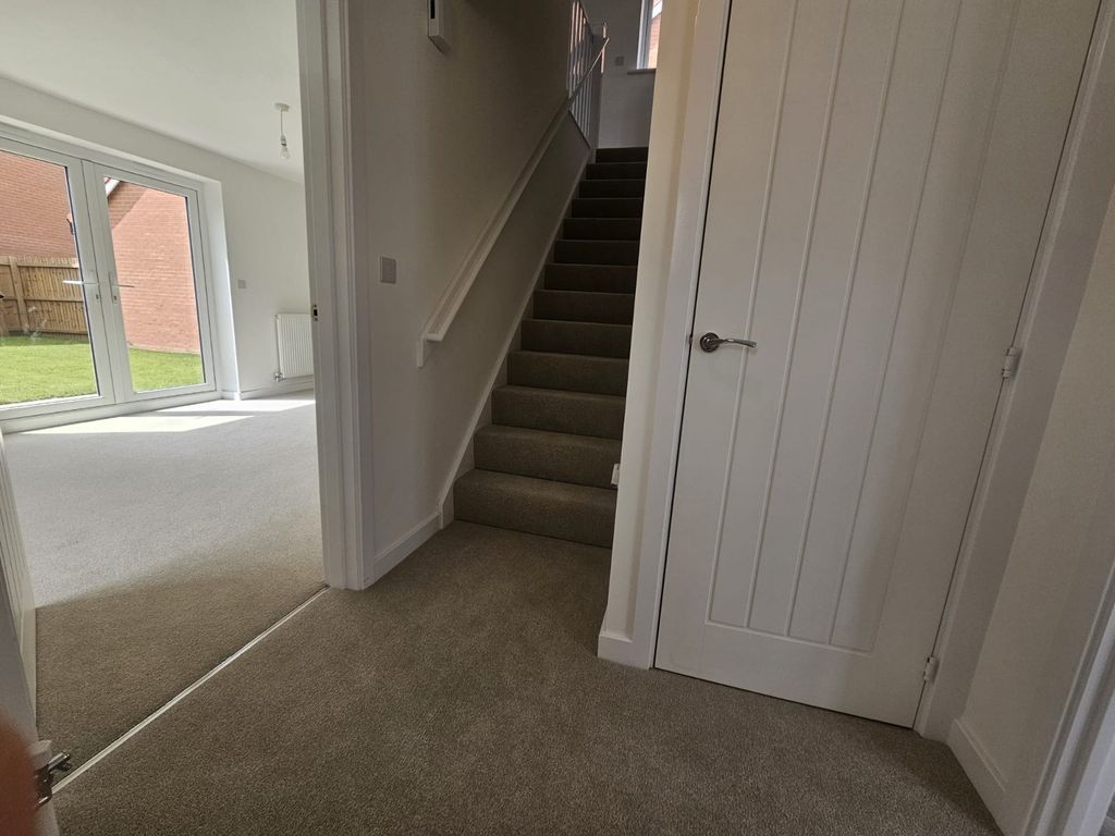 Property photo 2 of 19 Picture No. 18