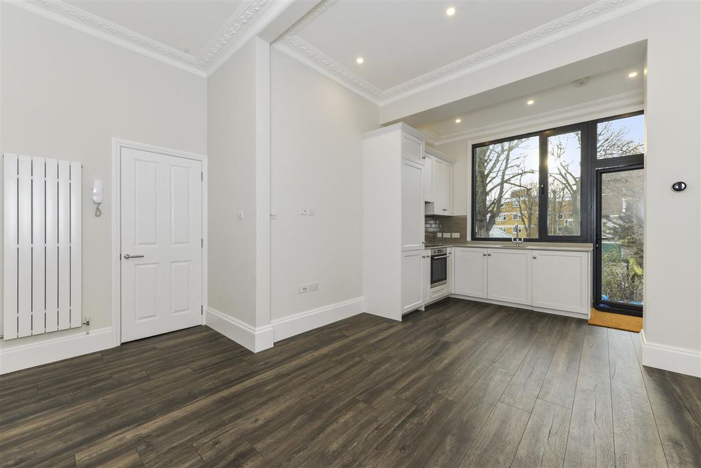 Property photo 1 of 6 Helliwell&amp;Co
