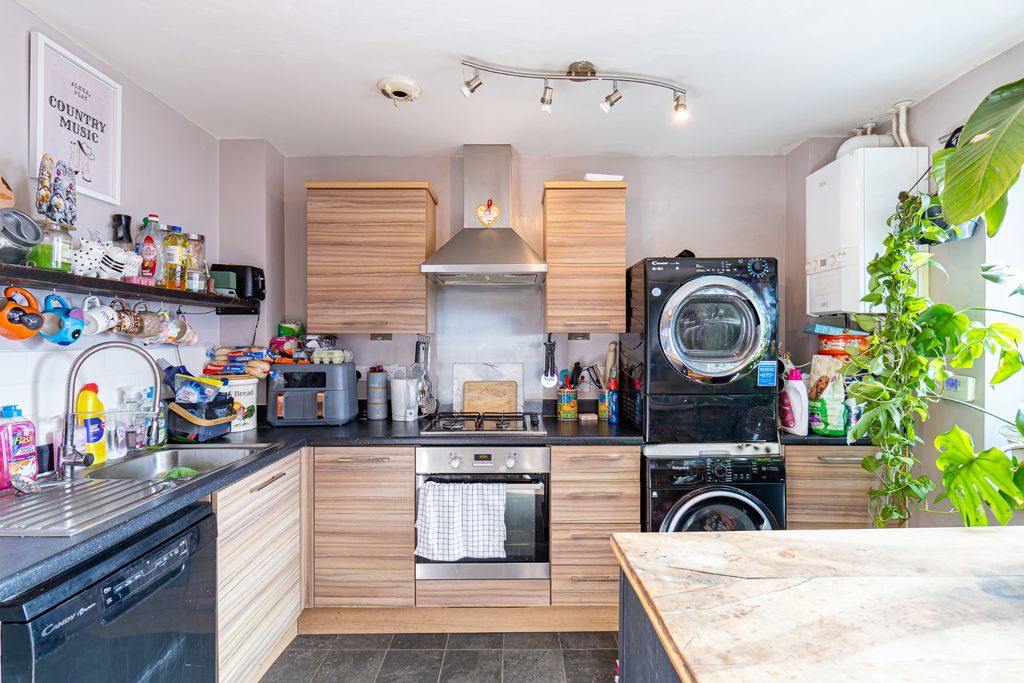 Property photo 2 of 14 5369363